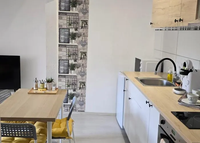 - Cafe Princ Pod Hradem, Klima, Wifi شقة