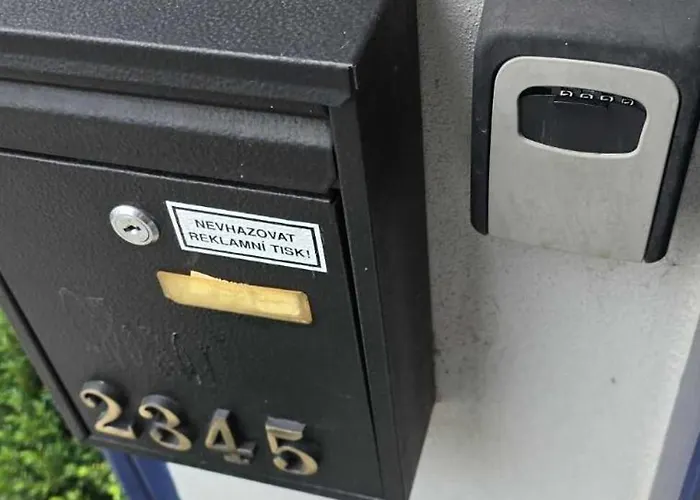 - Cafe Princ Pod Hradem, Klima, Wifi شقة Šternberk
