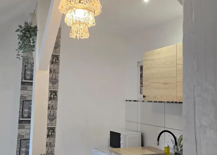 - Cafe Princ Pod Hradem, Klima, Wifi شقة *